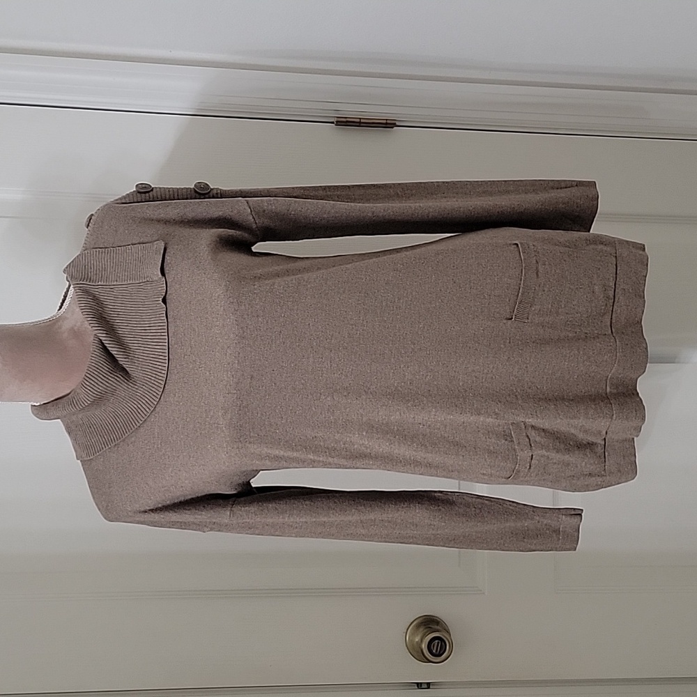Leo & Nicole Size S Taupe Cowl Neck with Button Accent Pullover Sweater, GUC